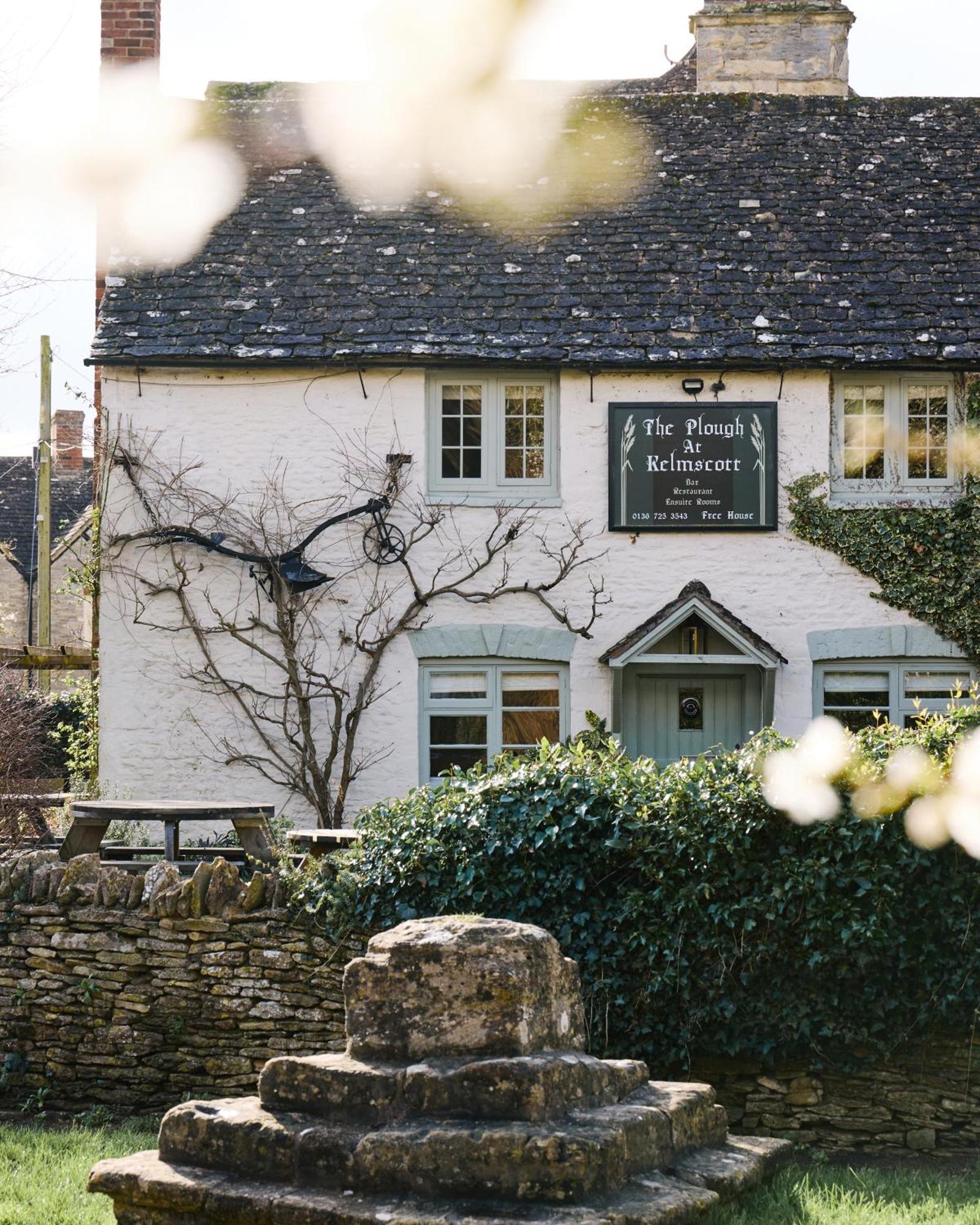 The Plough Inn Little Faringdon Екстериор снимка